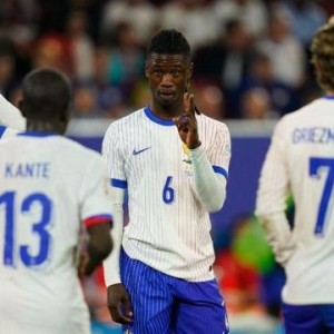 问鼎娱乐网址-【揭秘】老兵小将都挨训 法国队更衣室还好吗？